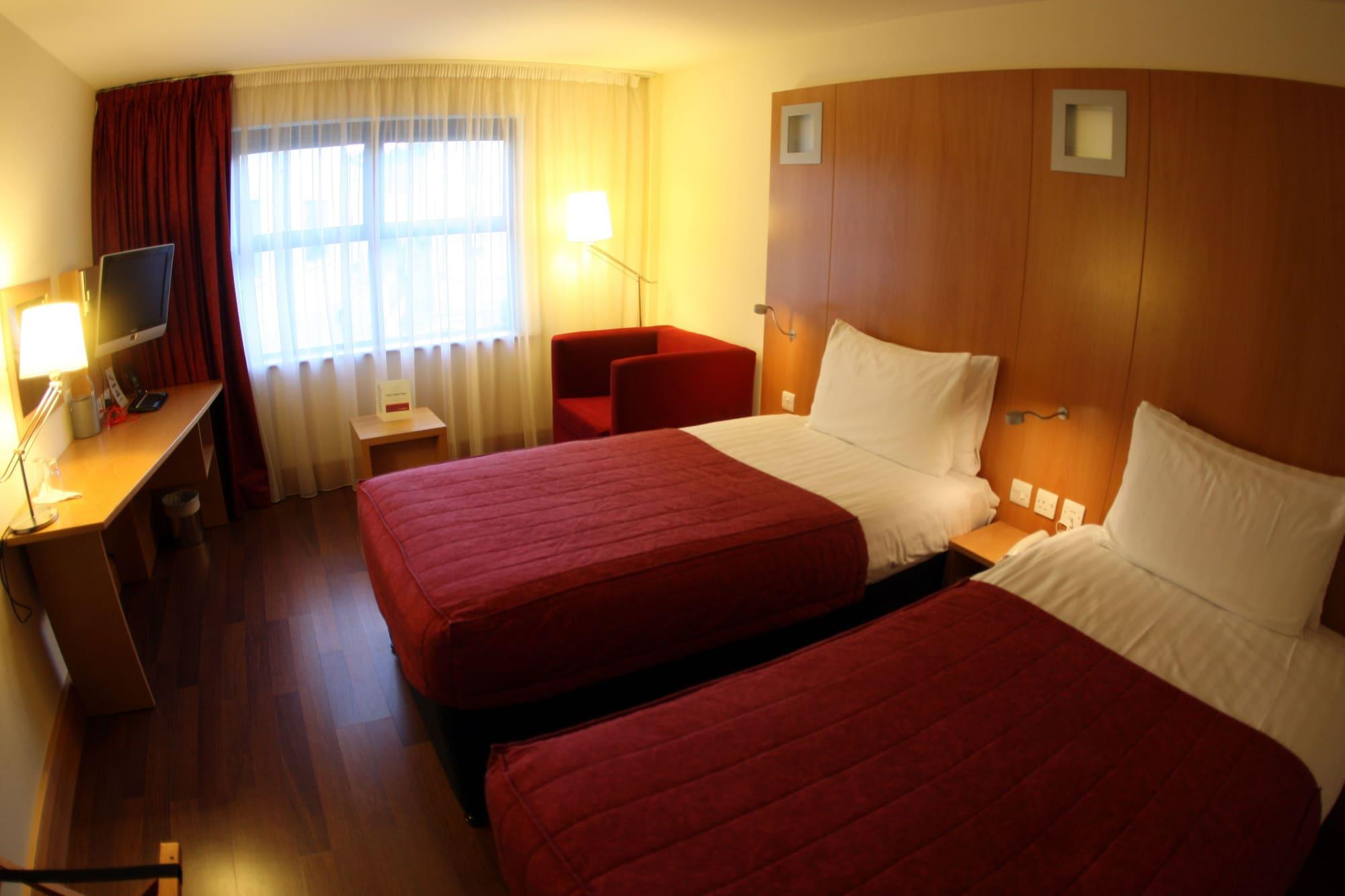 Station House Hotel Летеркени Екстериор снимка