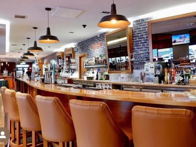 Station House Hotel Летеркени Екстериор снимка