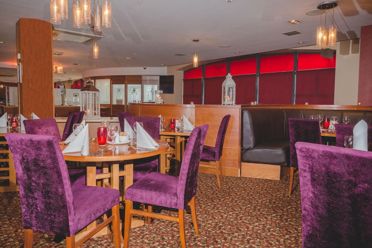 Station House Hotel Летеркени Екстериор снимка