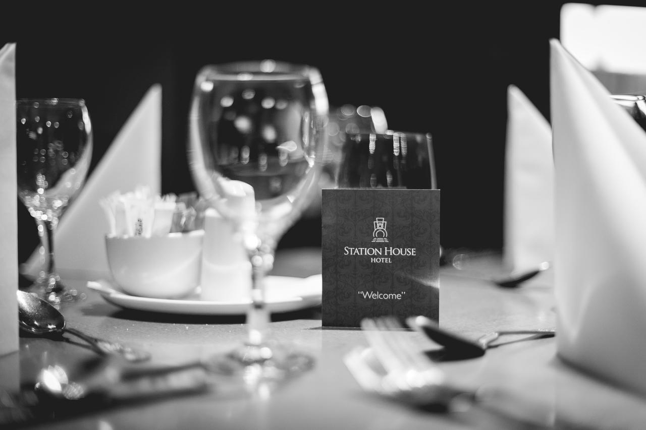 Station House Hotel Летеркени Екстериор снимка